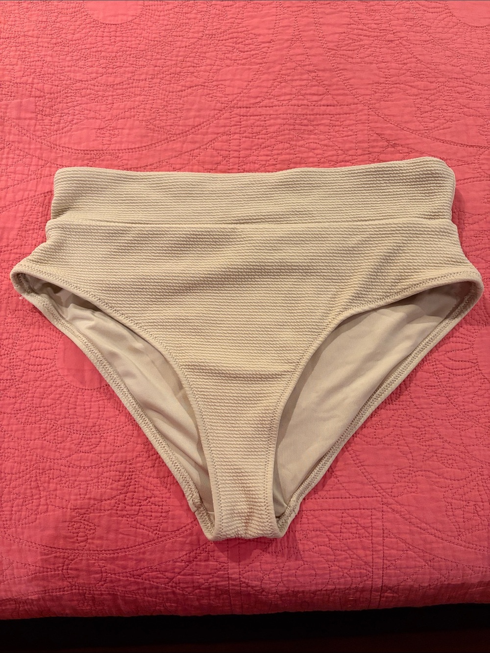 Old Navy high rise, textured bikini bottom in cream color size large